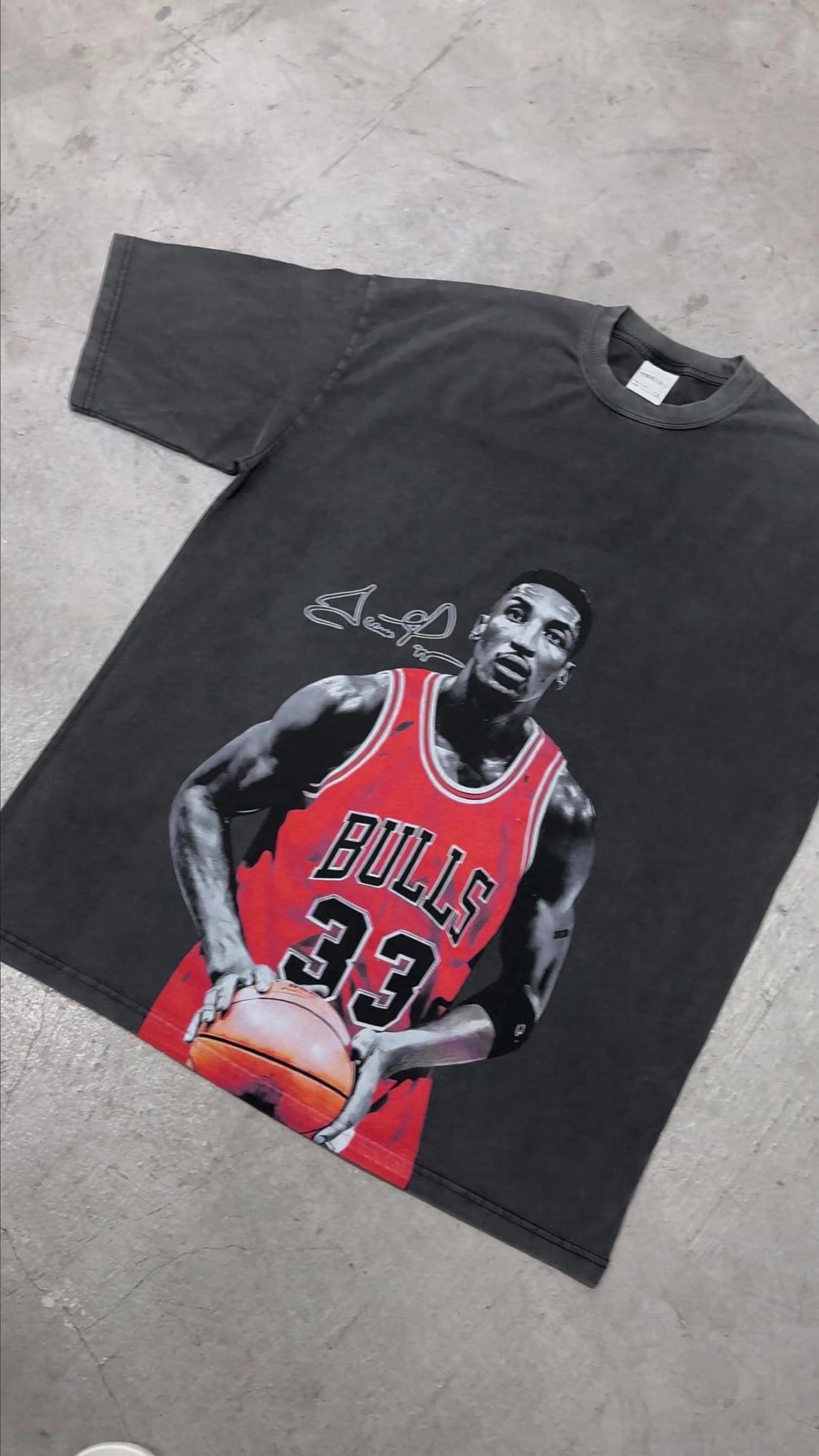 SIGNATURE PIPPEN TEE